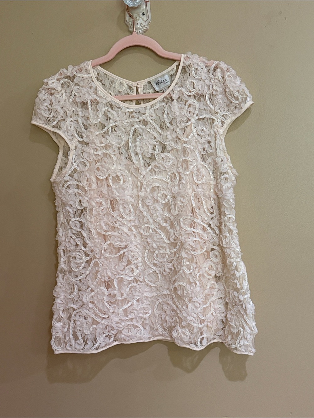 ECI Cream Floral Lace Short Sleeve Top